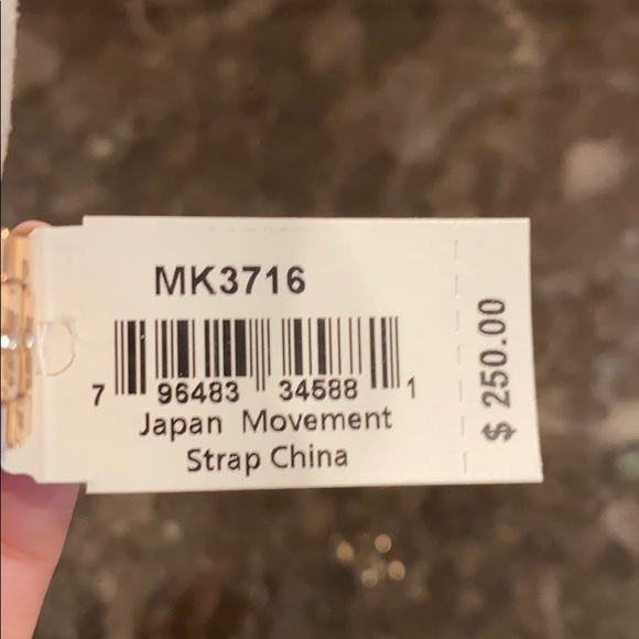 Never worn Michael Kors watch - Picture 2 of 3